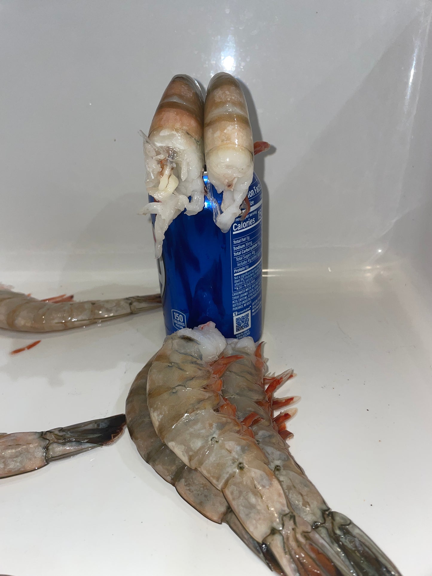 Super Colossal White Shrimp U- 8 Shell On Tails 2 Lb Package ( Limited Supply )